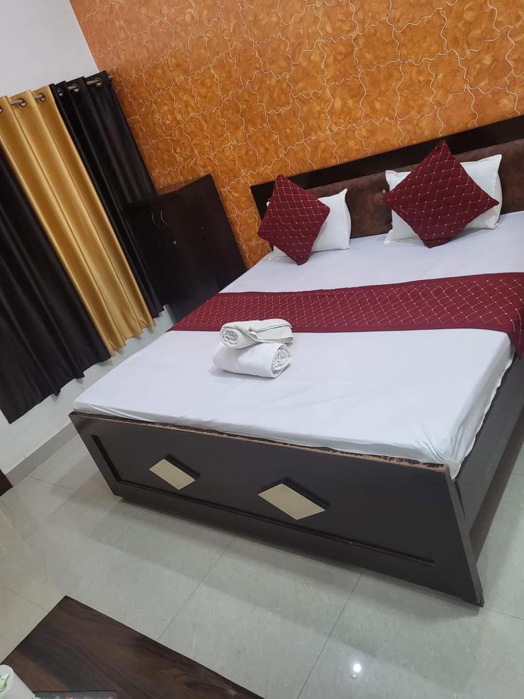 Ramam Hotel By Naavagat 700Mtr From Shri Ram Janambhumi Ayodhya מראה חיצוני תמונה
