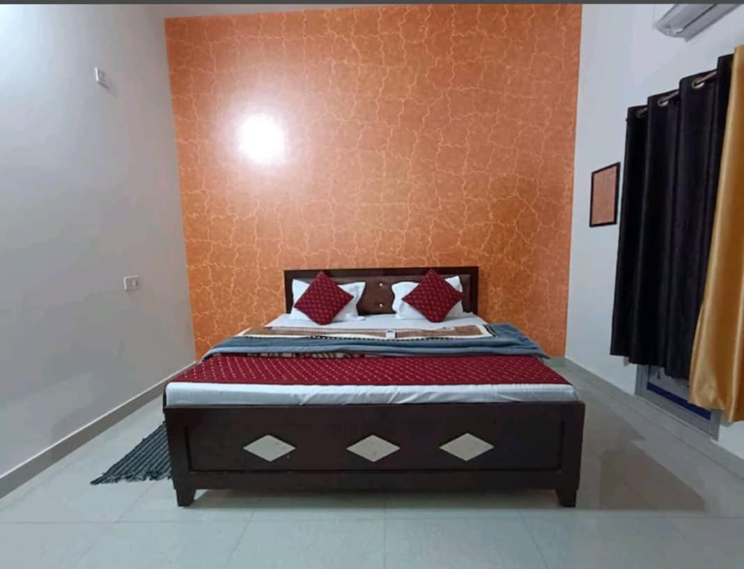 Ramam Hotel By Naavagat 700Mtr From Shri Ram Janambhumi Ayodhya מראה חיצוני תמונה